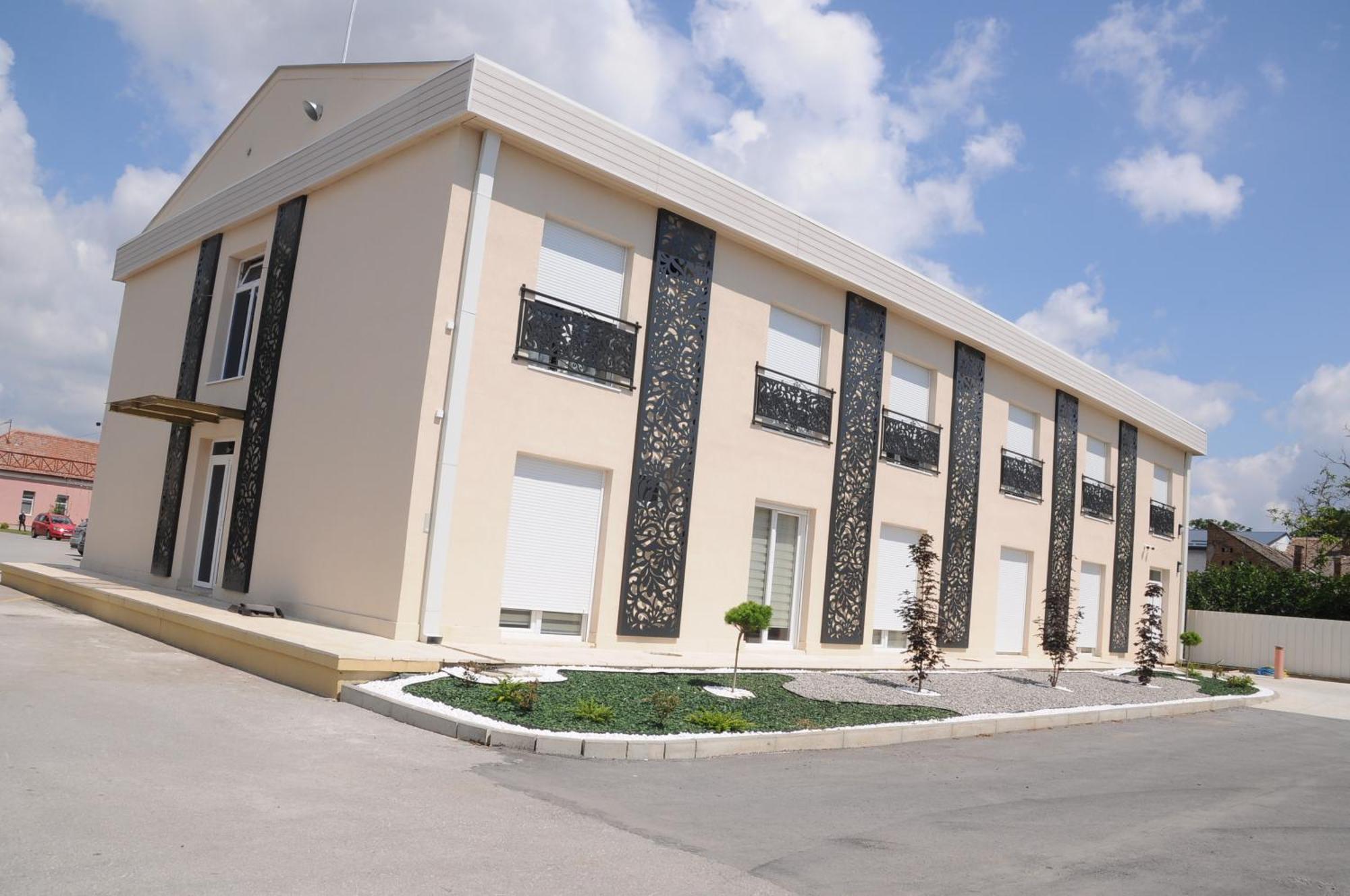 Sobe Sova Kikinda Hotel Exterior photo